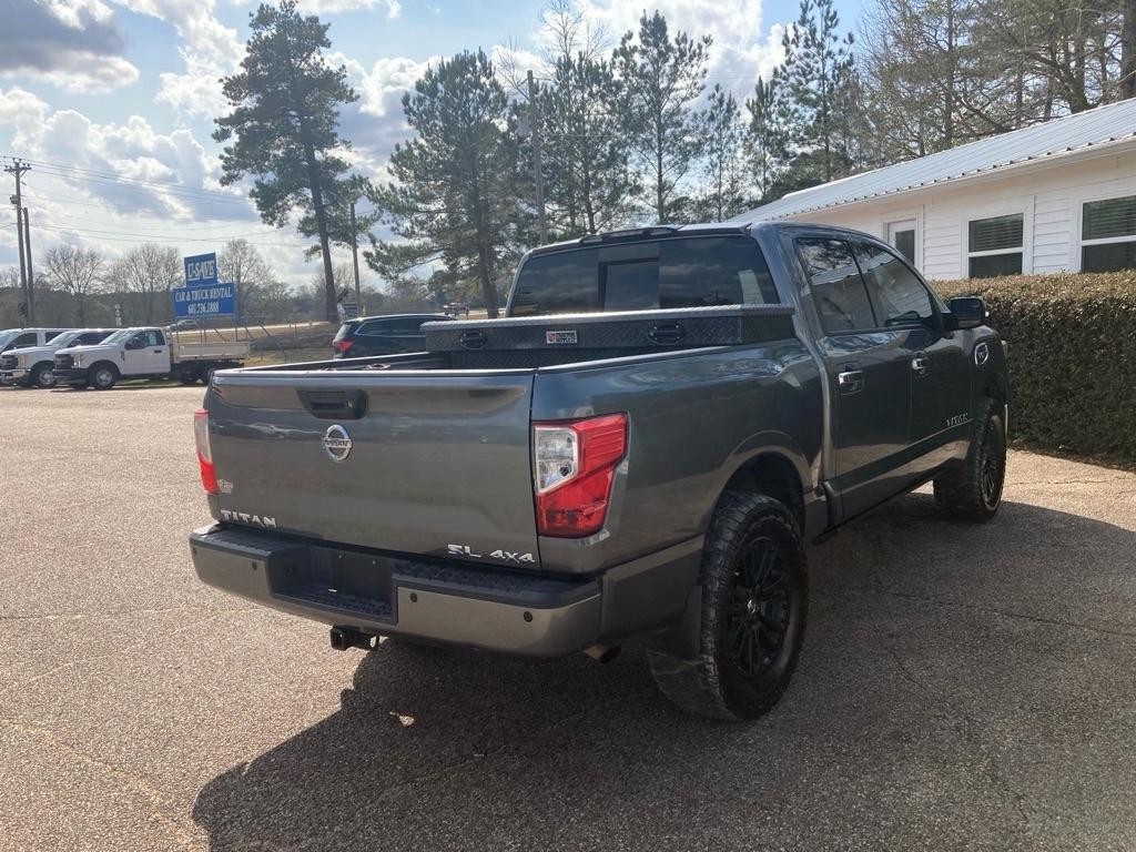 Nissan Titan SL 4WD 2017