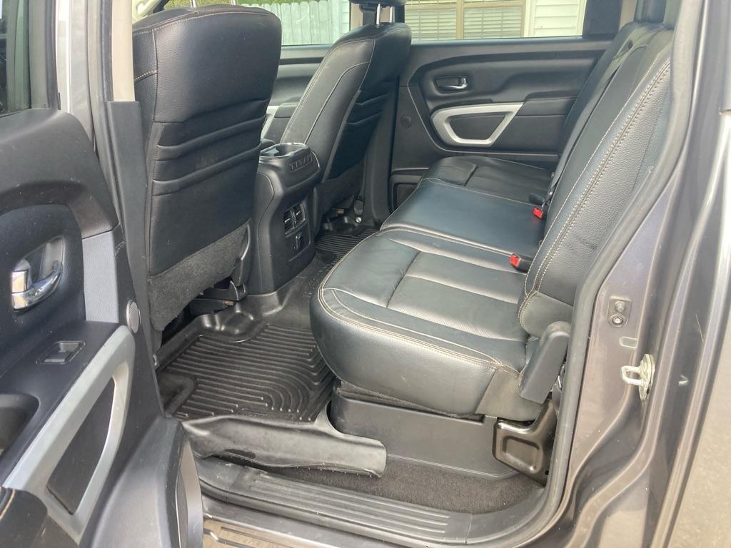 Nissan Titan SL 4WD 2017