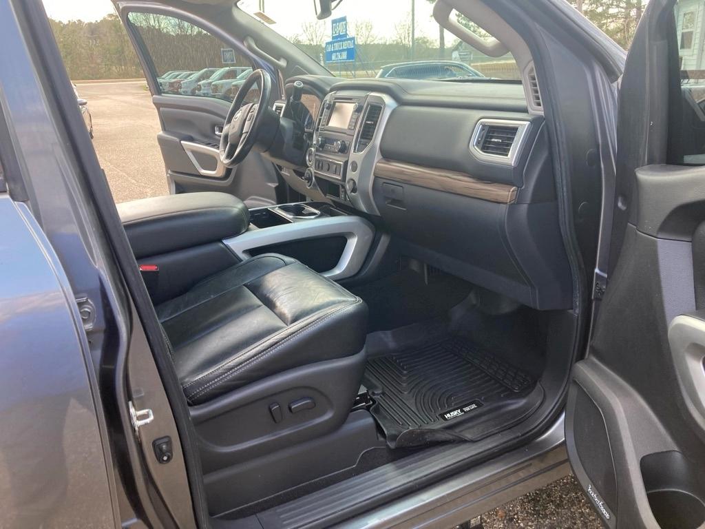 Nissan Titan SL 4WD 2017