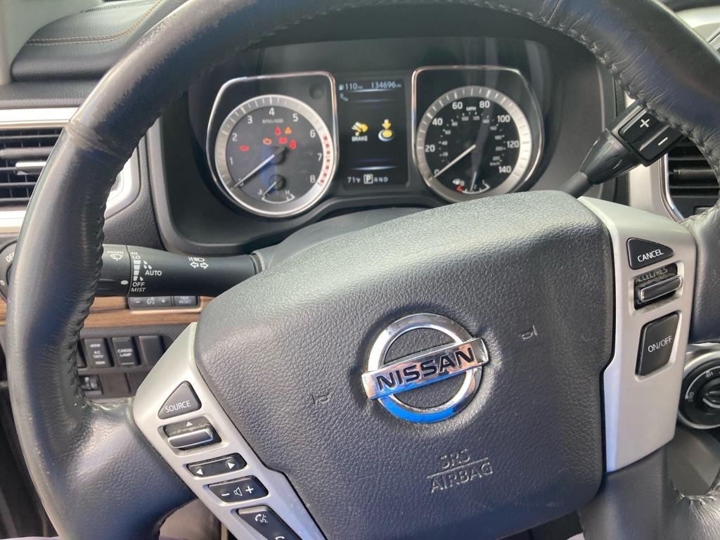 Nissan Titan SL 4WD 2017