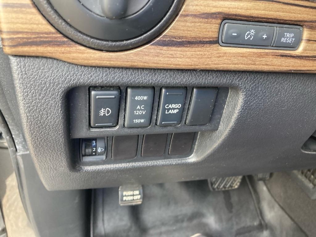 Nissan Titan SL 4WD 2017