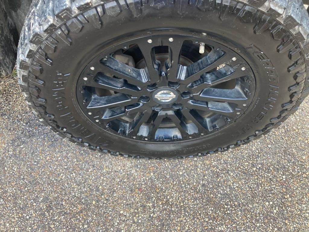 Nissan Titan SL 4WD 2017