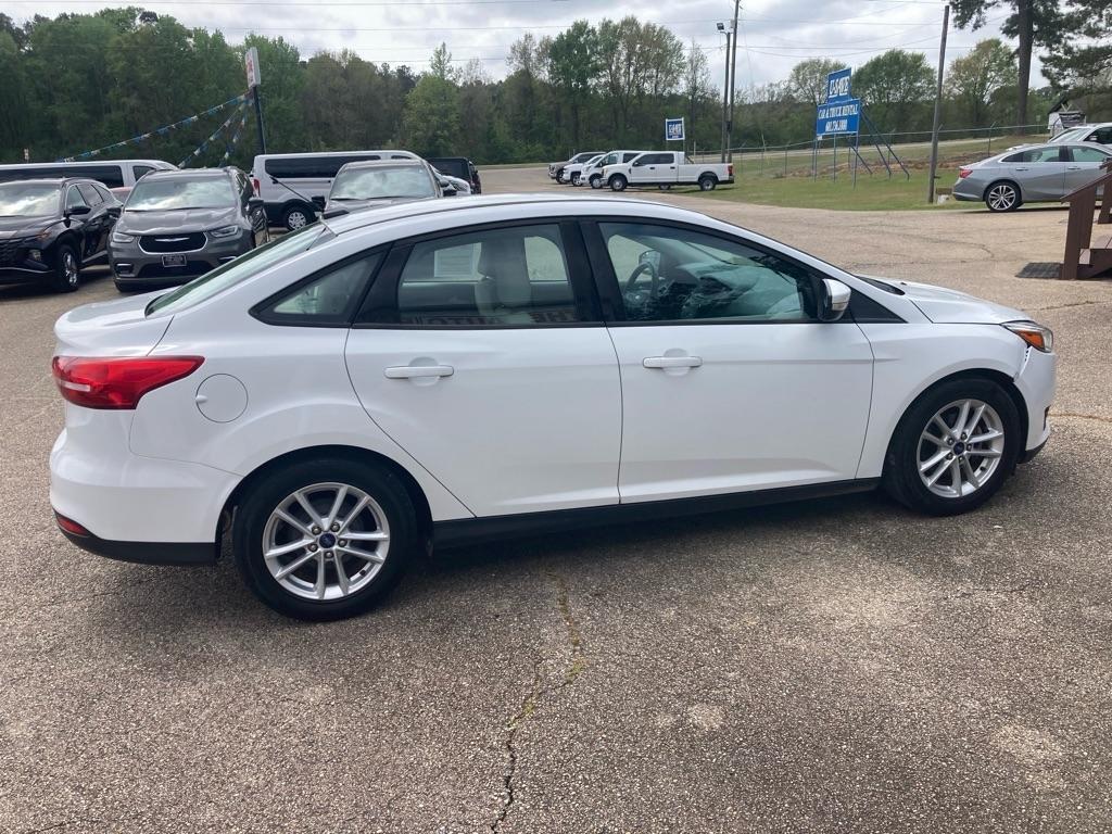 Ford Focus 4dr Sdn SE 2015