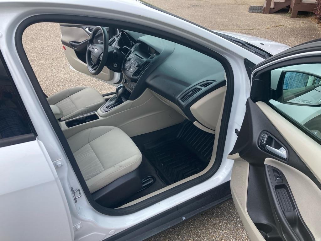 Ford Focus 4dr Sdn SE 2015