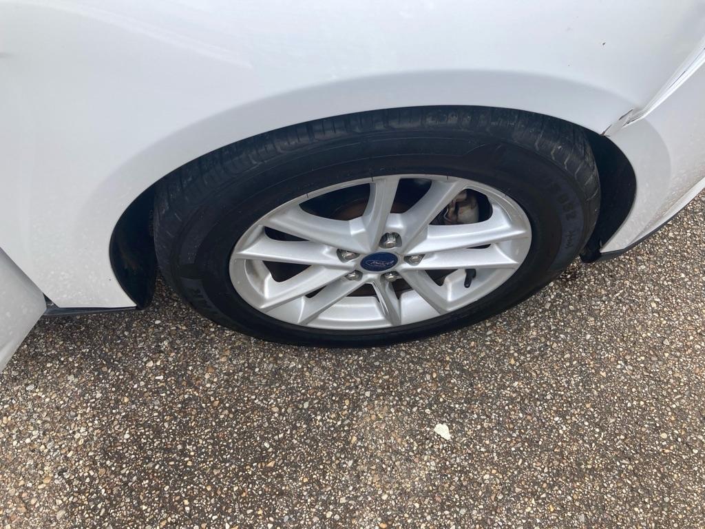 Ford Focus 4dr Sdn SE 2015