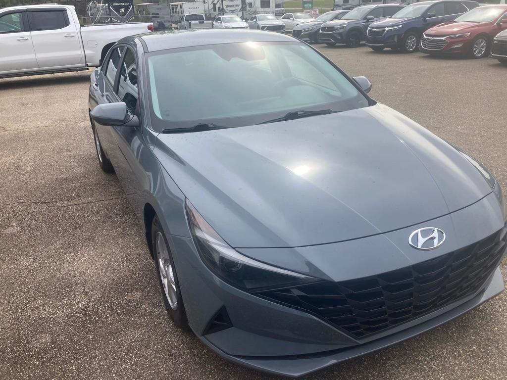 Hyundai Elantra SE 2022