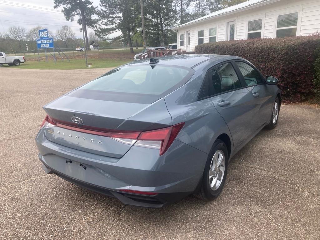 Hyundai Elantra SE 2022