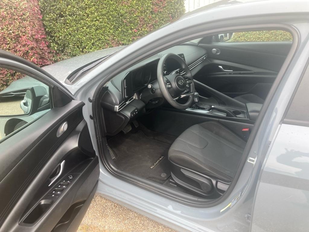 Hyundai Elantra SE 2022