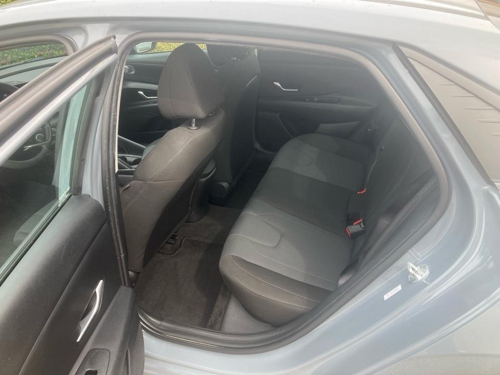 Hyundai Elantra SE 2022