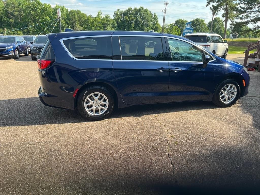 Chrysler Voyager 4dr LX V6 2020