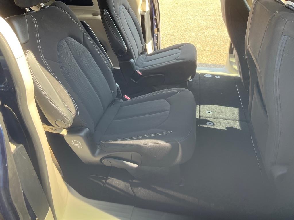 Chrysler Voyager 4dr LX V6 2020
