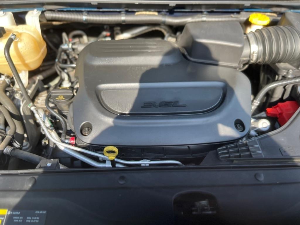 Chrysler Voyager 4dr LX V6 2020