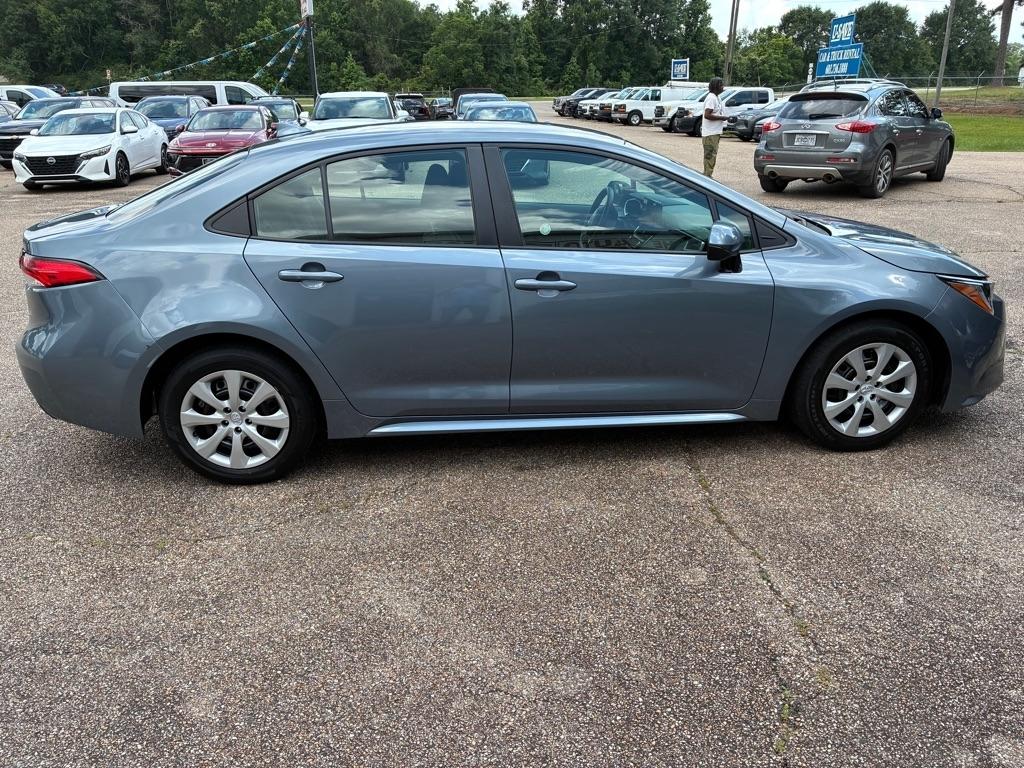 Toyota Corolla LE 2024