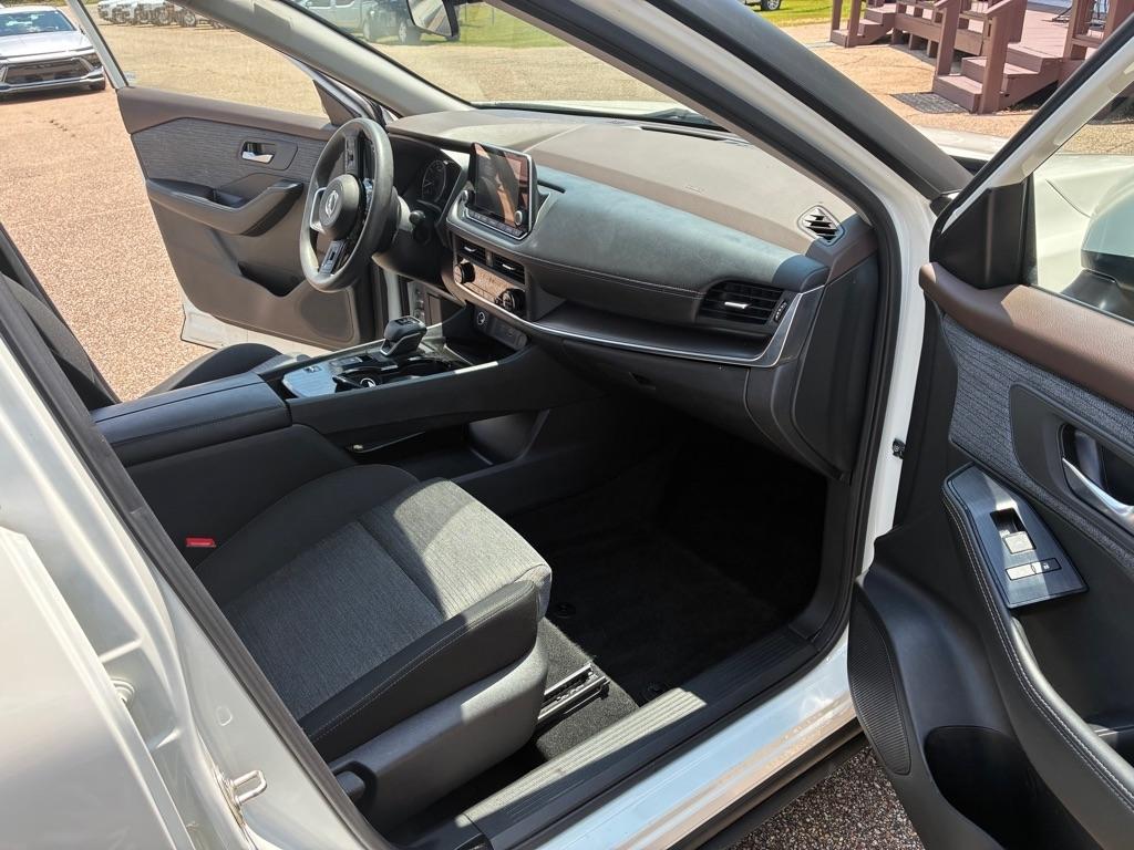 Nissan Rogue SV 2023