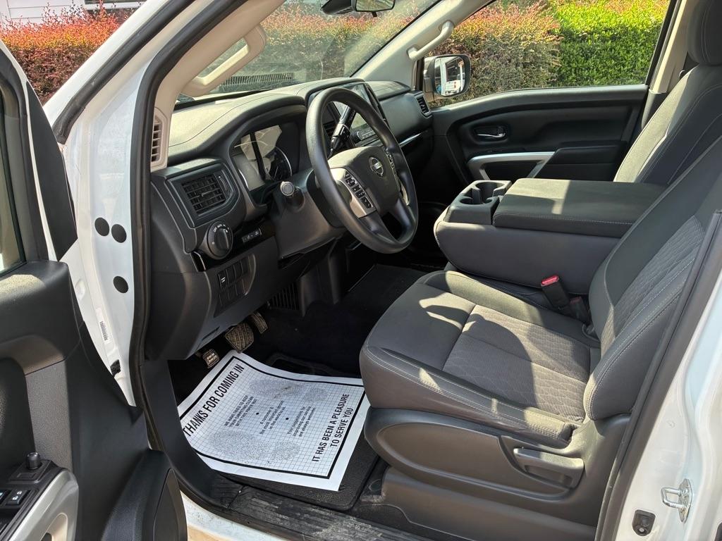 Nissan Titan SV Crew Cab 2WD 2022