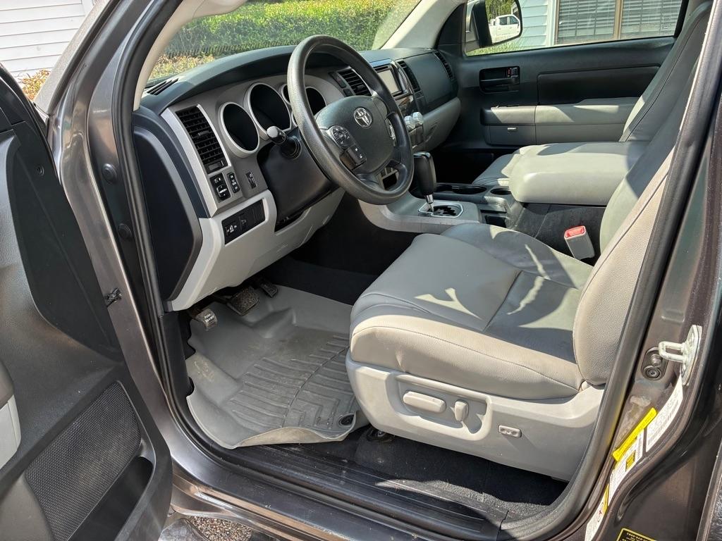 Toyota Tundra SR5 CrewMax 5.7L 2WD 2013