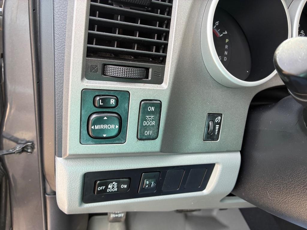 Toyota Tundra SR5 CrewMax 5.7L 2WD 2013