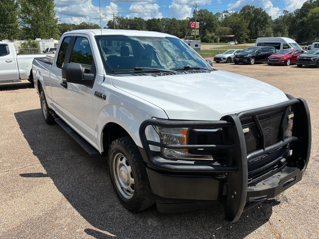 Ford F-150 XL SuperCab 8-ft. Bed 4WD 2020