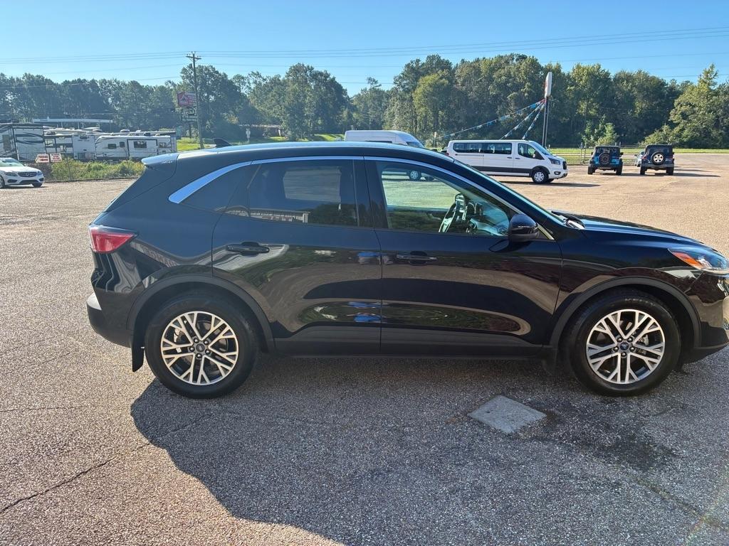 Ford Escape photo 2