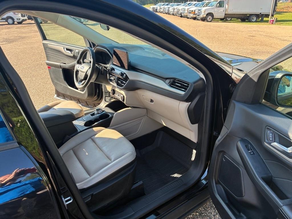 Ford Escape photo 9