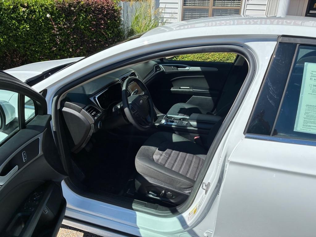 Ford Fusion photo 7