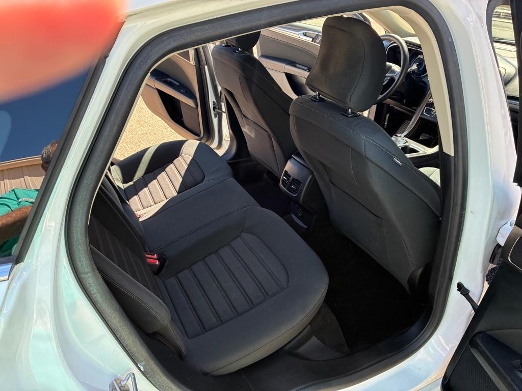 Ford Fusion photo 10