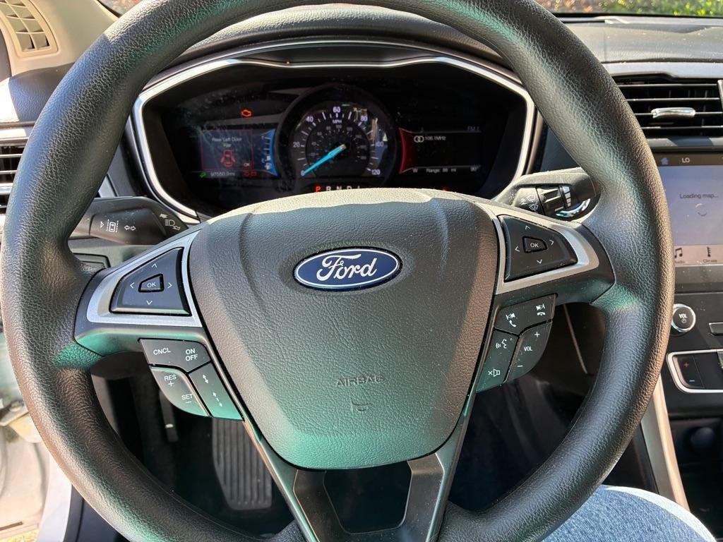 Ford Fusion photo 12