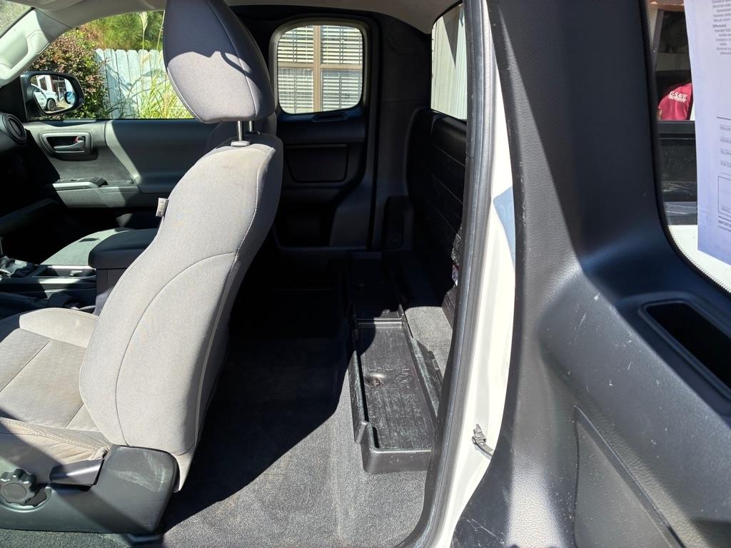 Toyota Tacoma 2WD Access Cab I4 AT SR (Natl) 2022