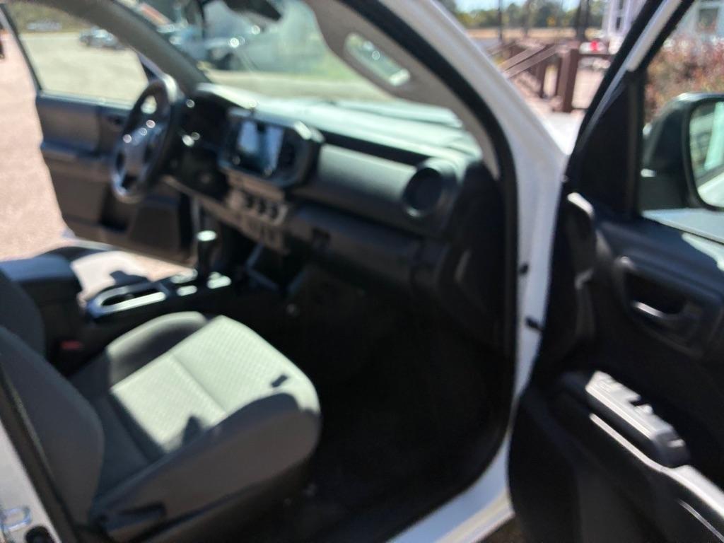 Toyota Tacoma 2WD Access Cab I4 AT SR (Natl) 2022
