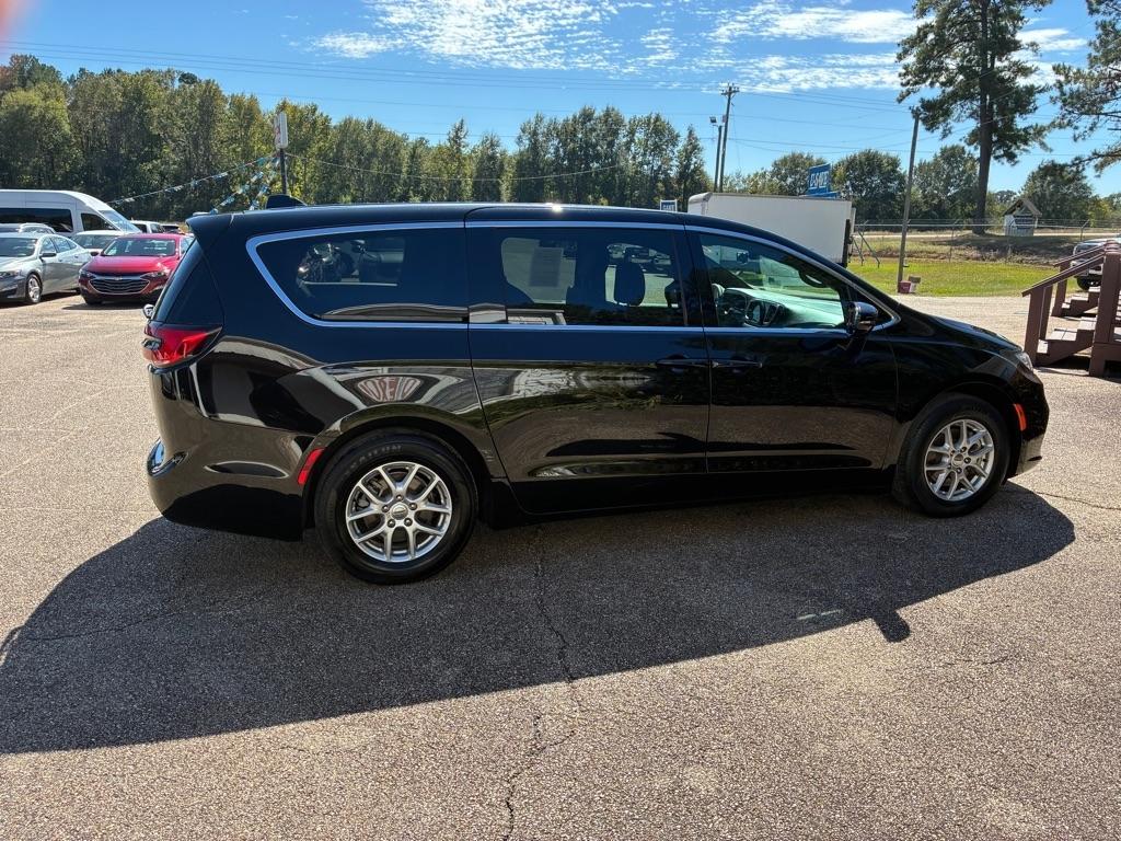 Chrysler Pacifica Select 2025
