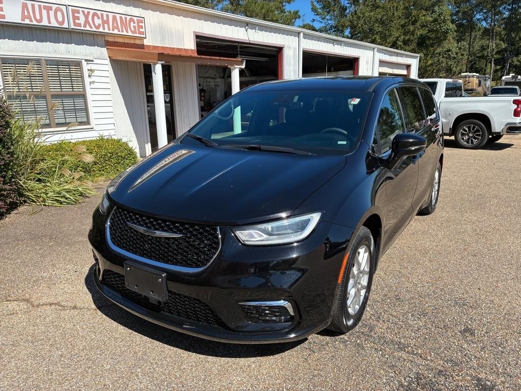 Chrysler Pacifica Select 2025