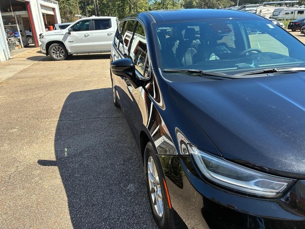 Chrysler Pacifica Select 2025