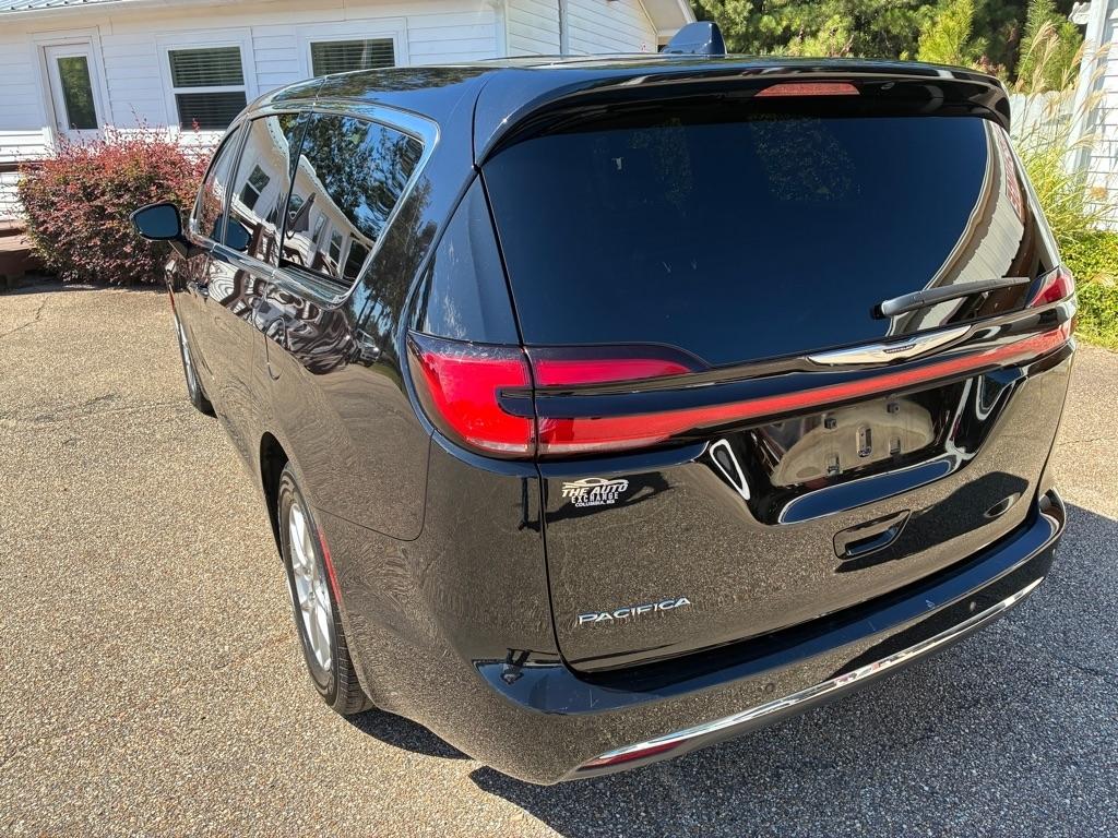 Chrysler Pacifica Select 2025