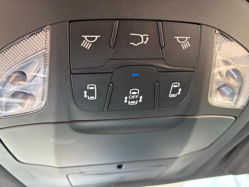 Chrysler Pacifica Select 2025