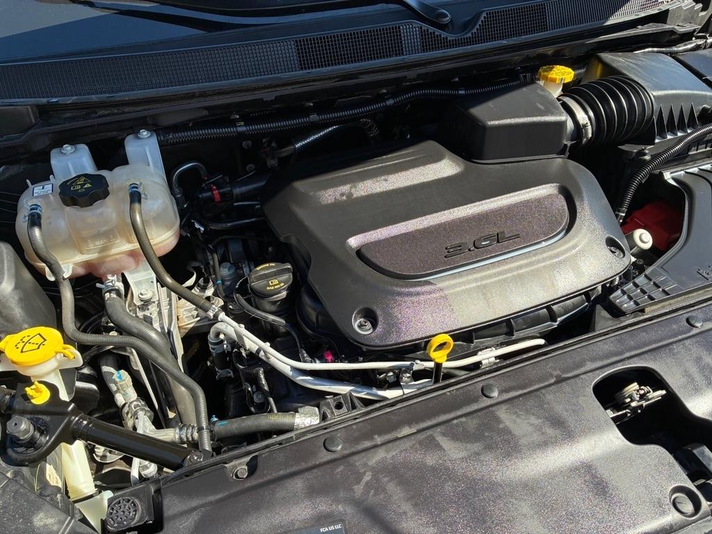 Chrysler Pacifica Select 2025