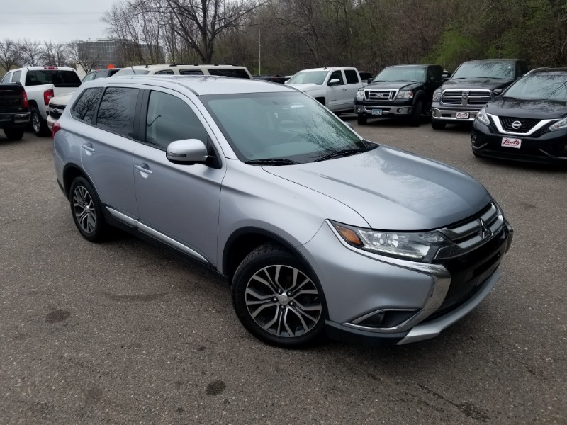 Used 2016 Mitsubishi Outlander SE AWD for Sale in South St Paul MN