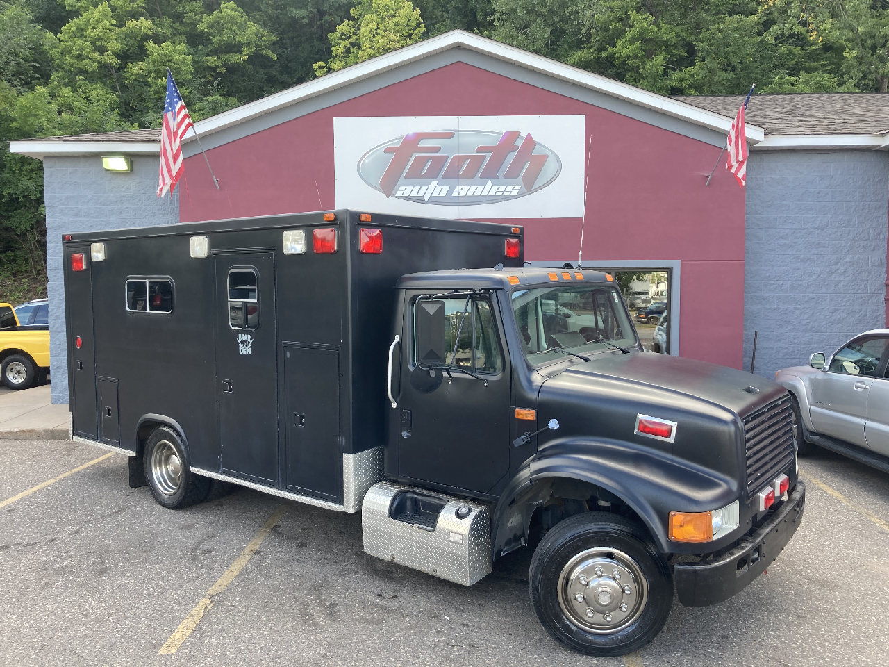 Used 1997 International 4700 LP for Sale in South St Paul MN 55075