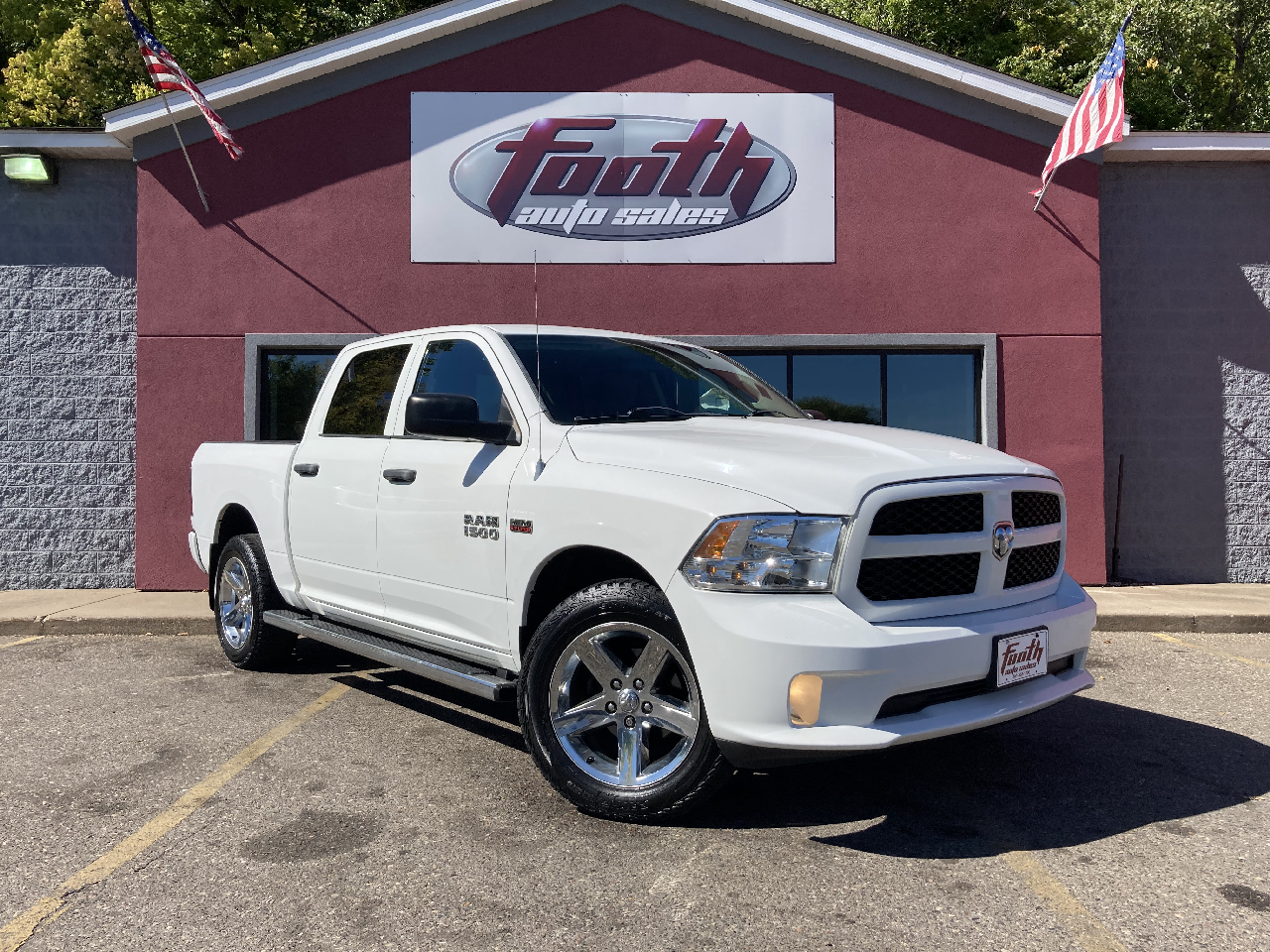 Used 2014 RAM 1500 4WD Crew Cab 140.5" Express for Sale in South St