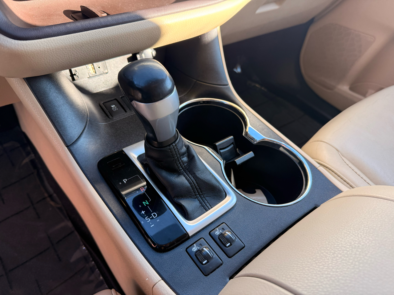 Toyota Highlander XLE AWD V6 2016