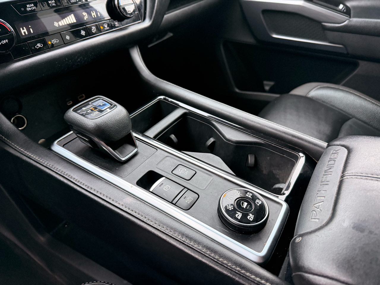 Nissan Pathfinder SL 4WD 2022