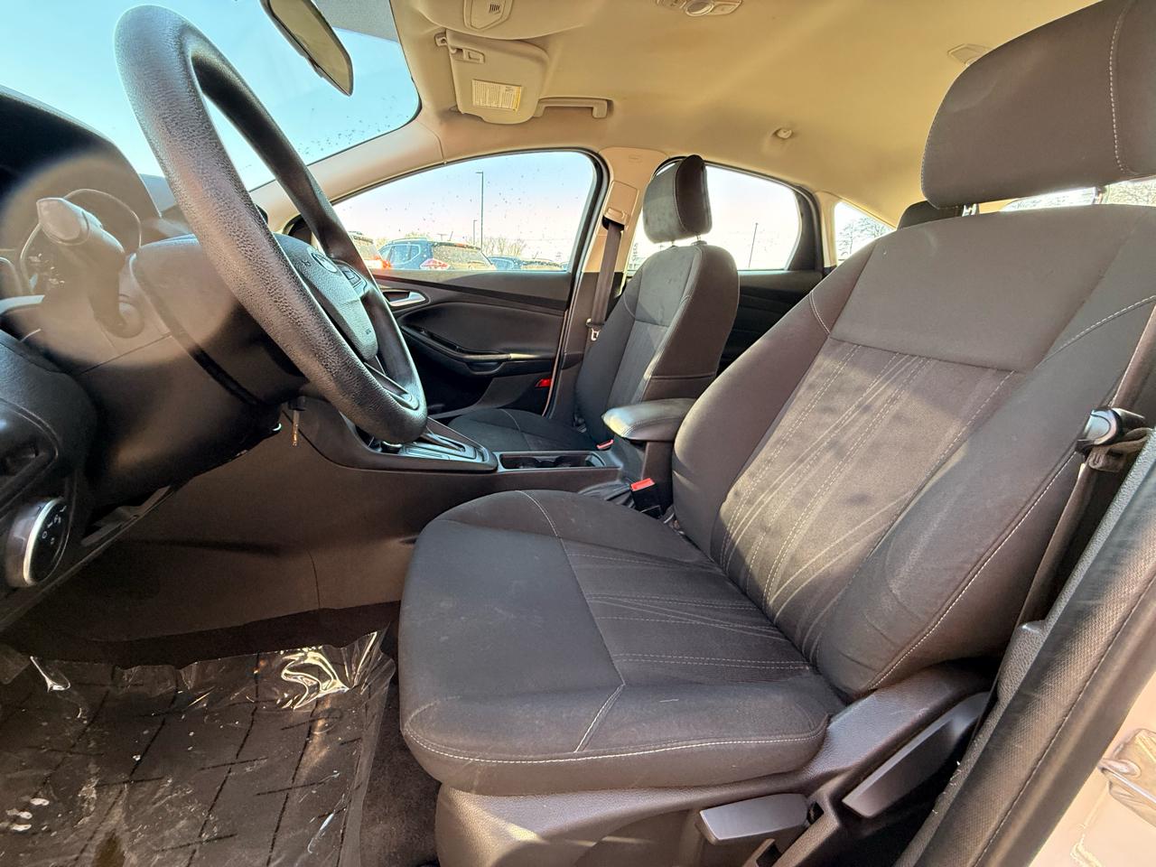 Ford Focus SE Hatch 2015