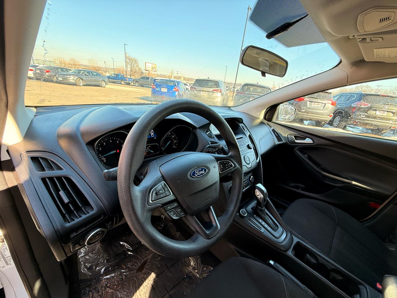 Ford Focus SE Hatch 2015