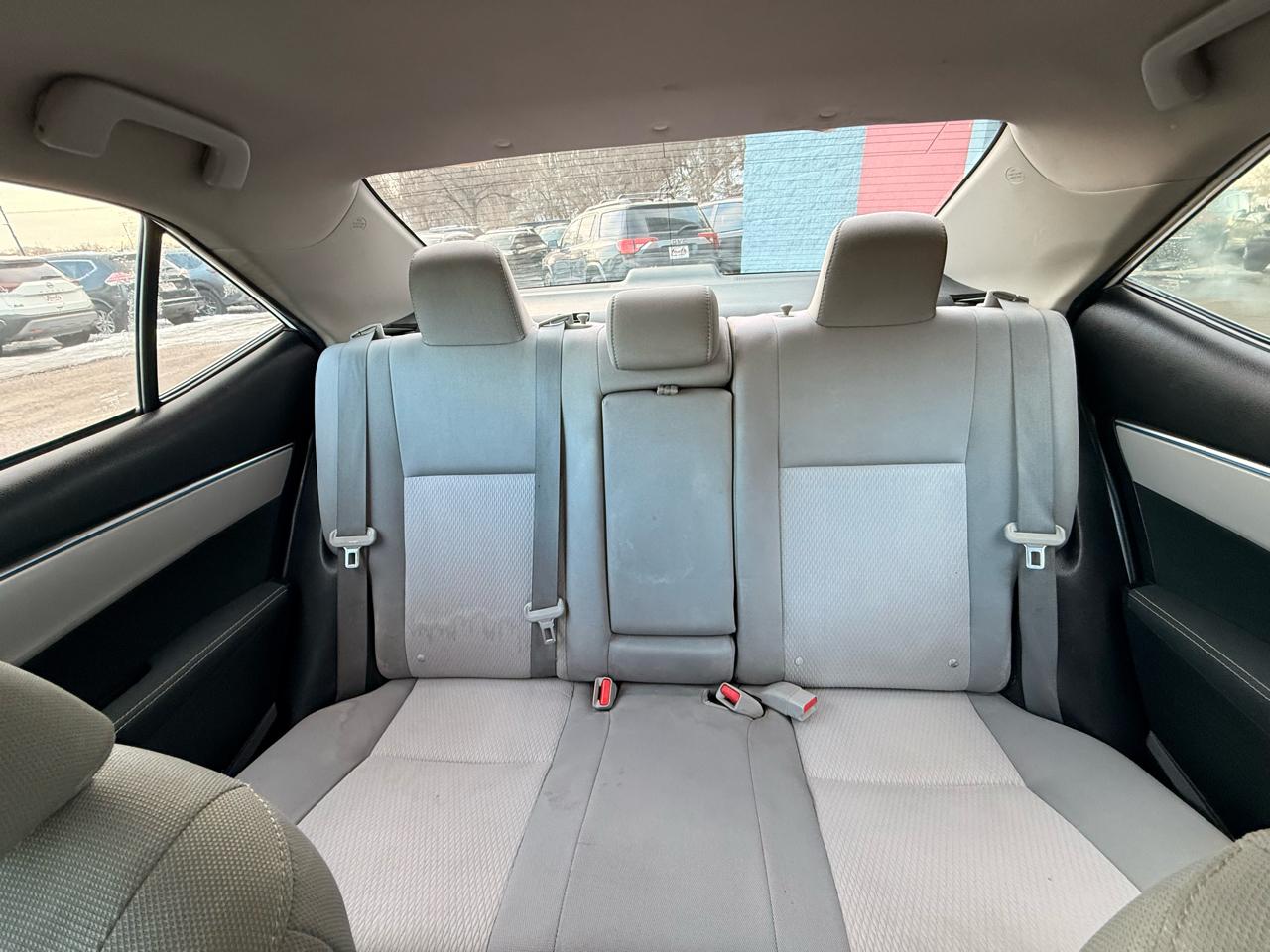 Toyota Corolla 4dr Sdn Auto LE (Natl) 2015