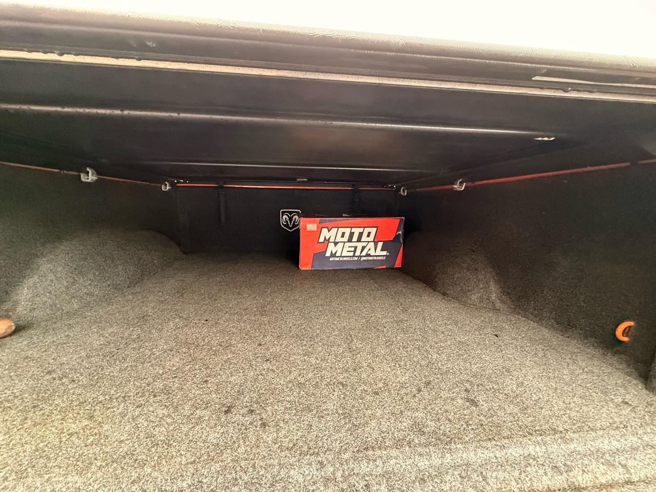 RAM 1500 4WD Crew Cab 140.5" Sport 2015