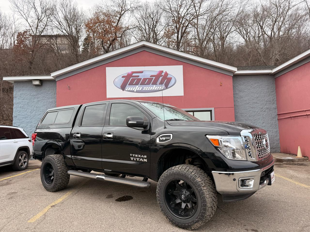 Nissan Titan 4WD Crew Cab SWB SV 2017