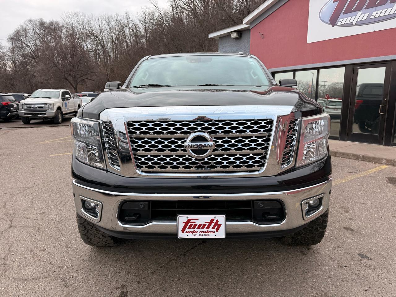Nissan Titan 4WD Crew Cab SWB SV 2017