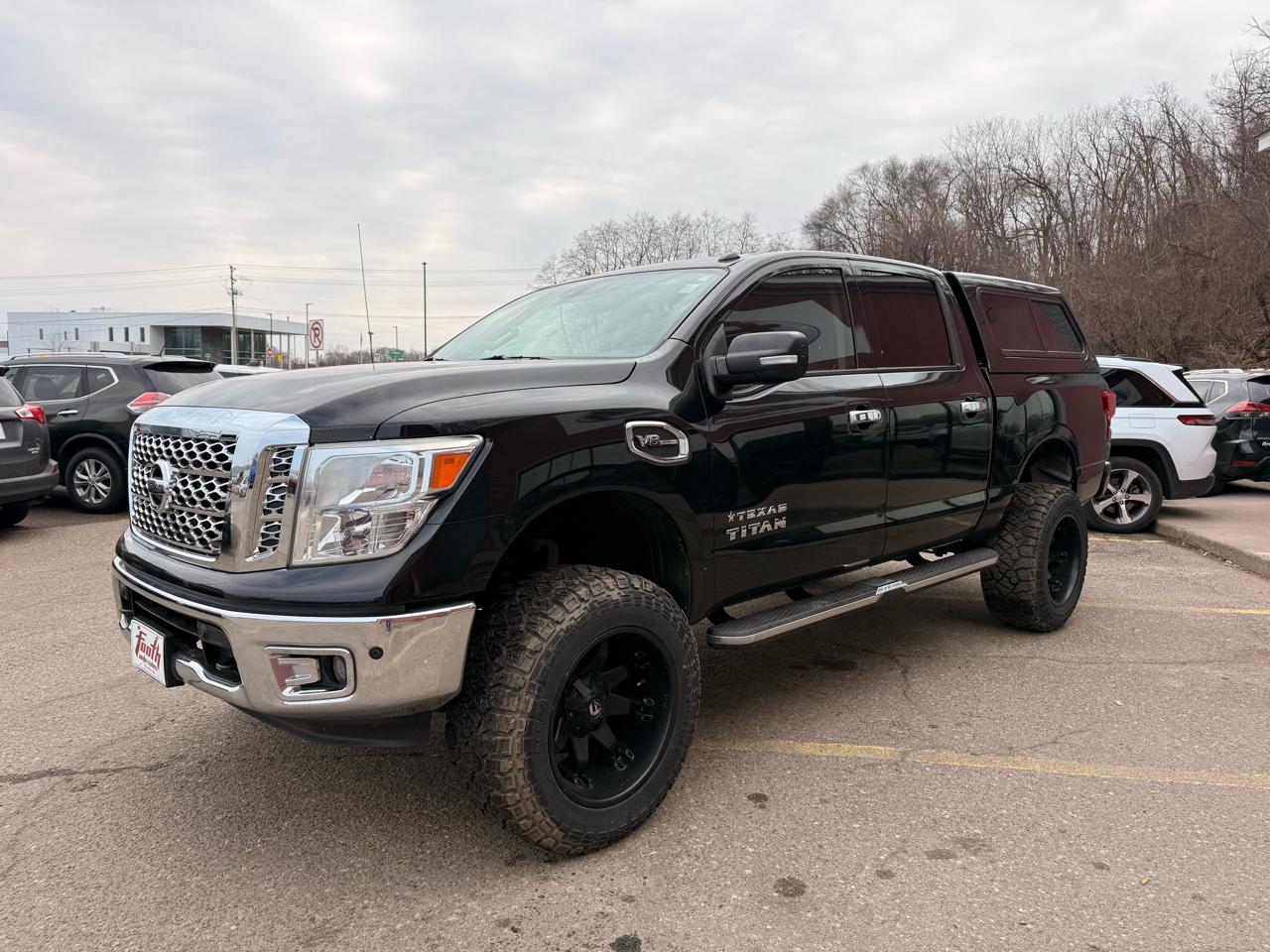 Nissan Titan 4WD Crew Cab SWB SV 2017