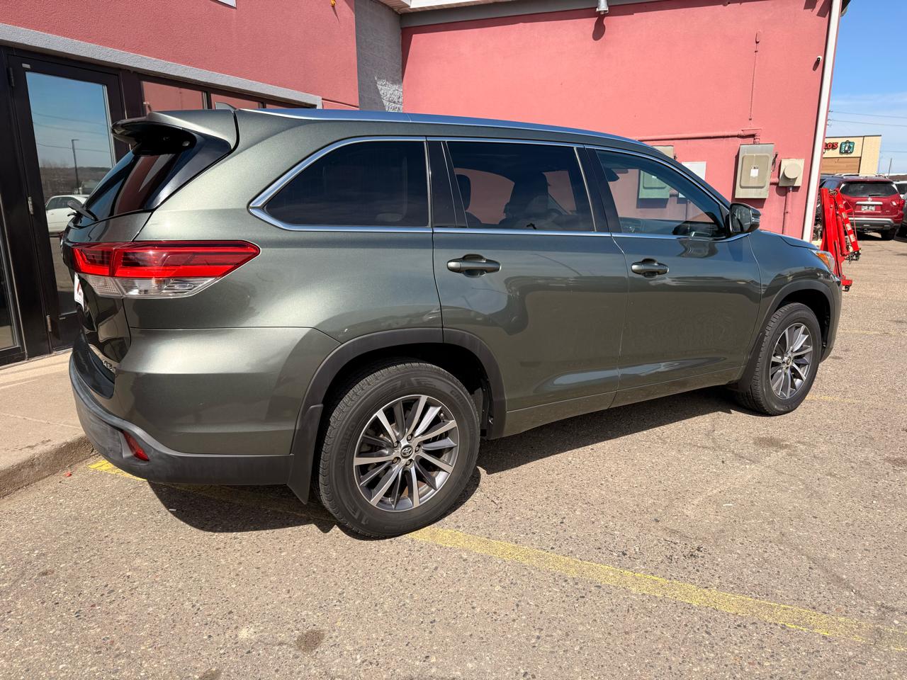 Toyota Highlander XLE AWD V6 2017