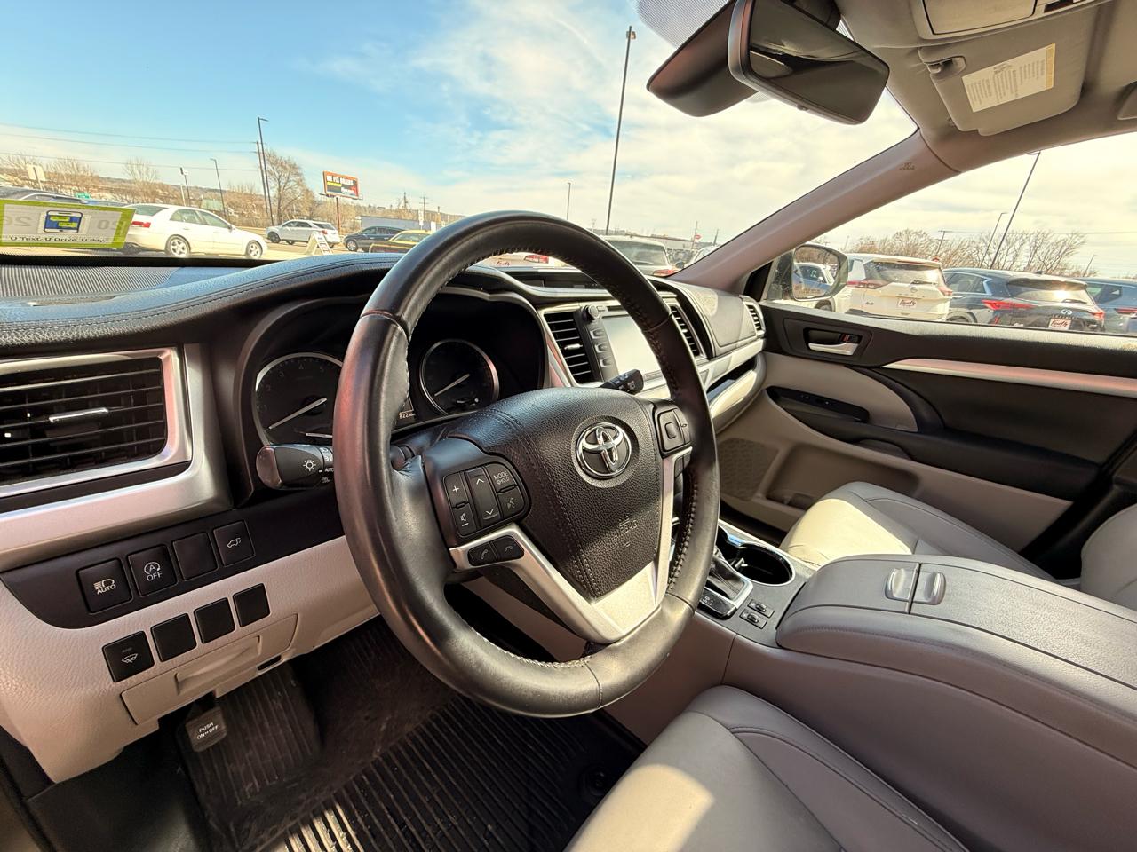 Toyota Highlander XLE AWD V6 2017