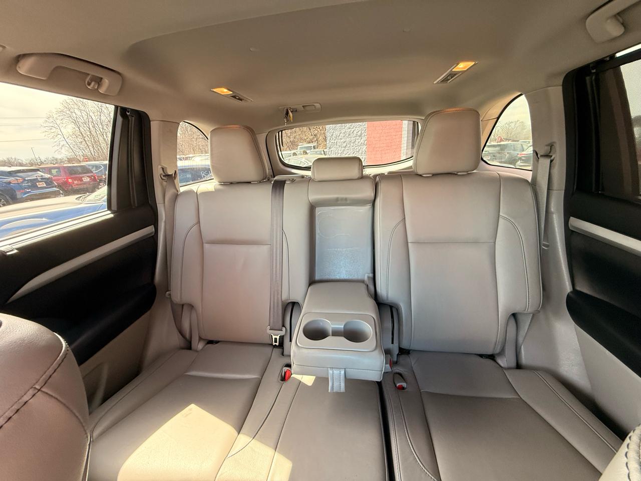 Toyota Highlander XLE AWD V6 2017